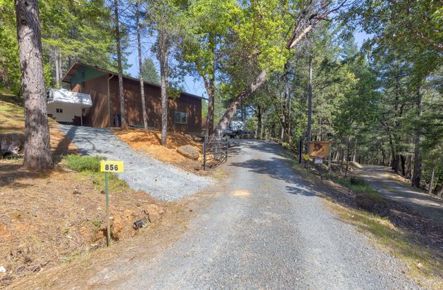856 Green Tree Loop, Grants Pass, OR 97527