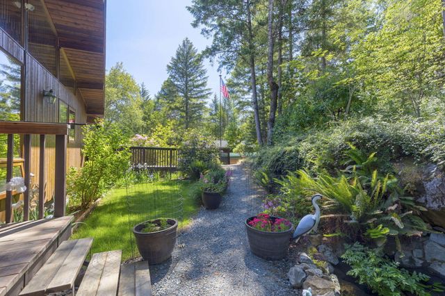 856 Green Tree Loop, Grants Pass, OR 97527