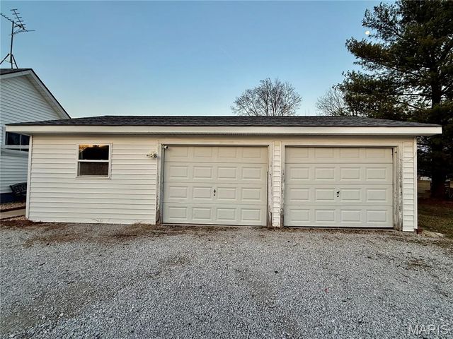 312 W Milton Street, New Florence, MO 63363