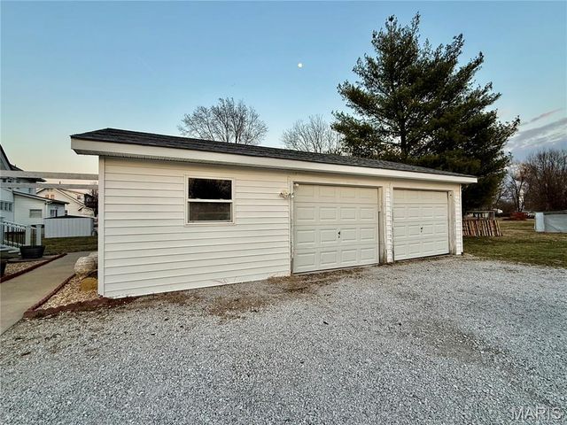 312 W Milton Street, New Florence, MO 63363