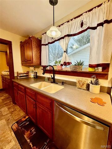 312 W Milton Street, New Florence, MO 63363