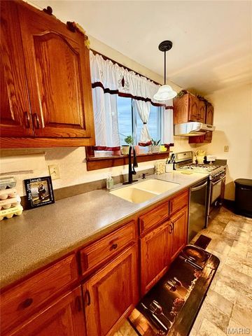 312 W Milton Street, New Florence, MO 63363