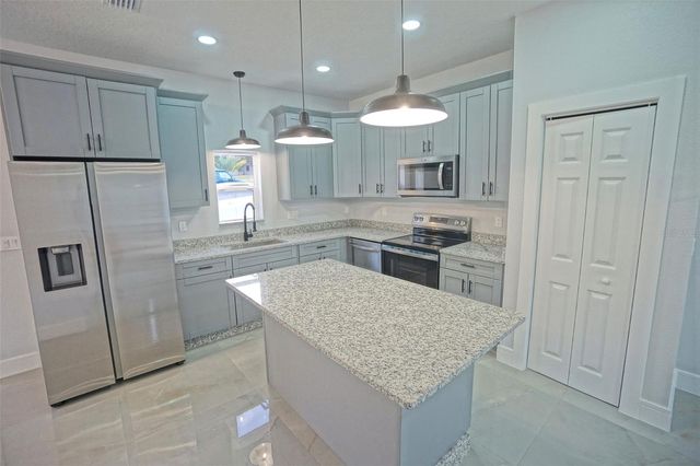 726 W 12TH STREET, Lakeland, FL 33805