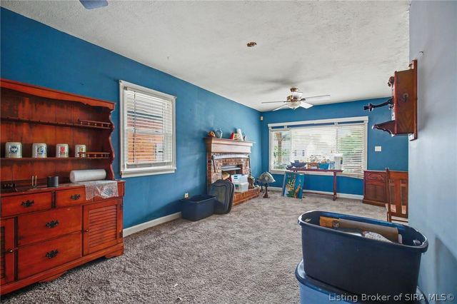 1025 Morris Avenue, Jeffersonville, IN 47130