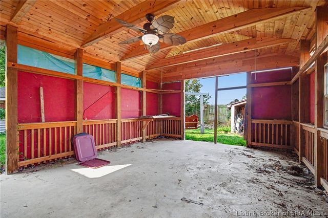 1025 Morris Avenue, Jeffersonville, IN 47130