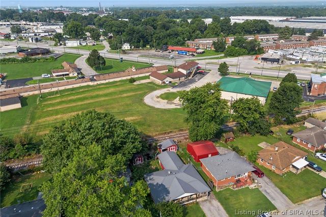 1025 Morris Avenue, Jeffersonville, IN 47130