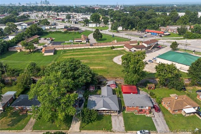1025 Morris Avenue, Jeffersonville, IN 47130