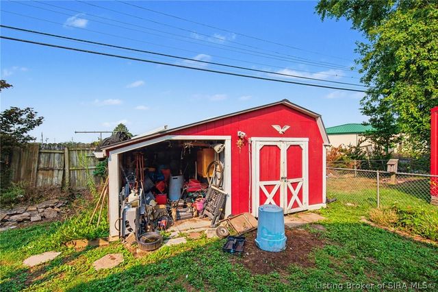 1025 Morris Avenue, Jeffersonville, IN 47130