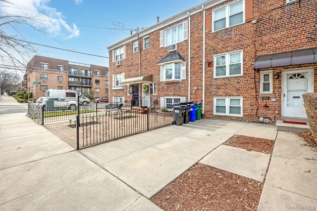 69-05 61st Road, Middle Village, NY 11379