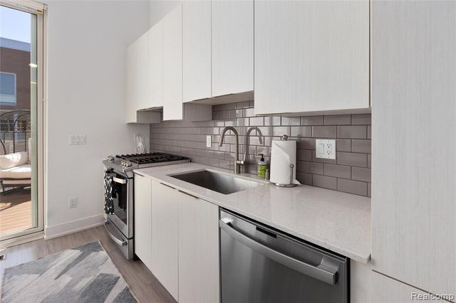 2820 John R Street, Detroit, MI 48201