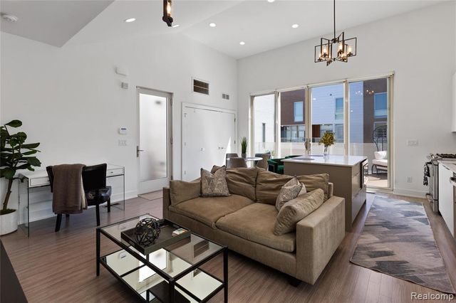 2820 John R Street, Detroit, MI 48201