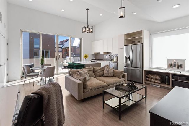 2820 John R Street, Detroit, MI 48201