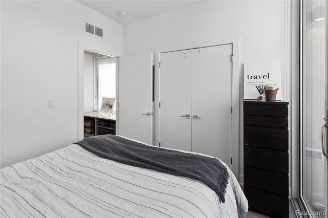 2820 John R Street, Detroit, MI 48201