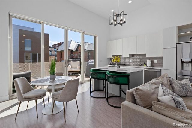 2820 John R Street, Detroit, MI 48201