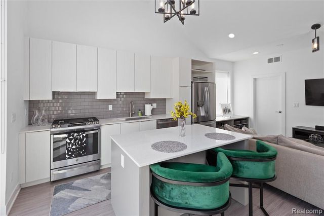 2820 John R Street, Detroit, MI 48201