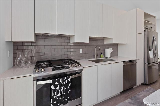 2820 John R Street, Detroit, MI 48201