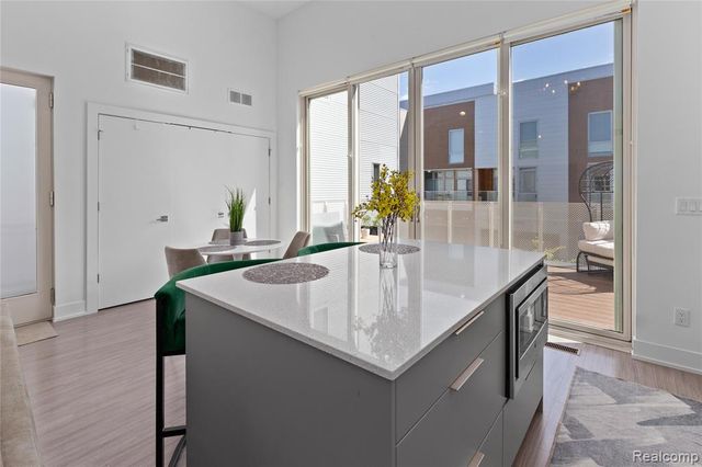 2820 John R Street, Detroit, MI 48201