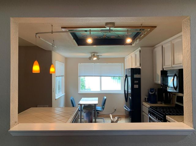 4248 Hackberry Ln, Carmichael, CA 95608