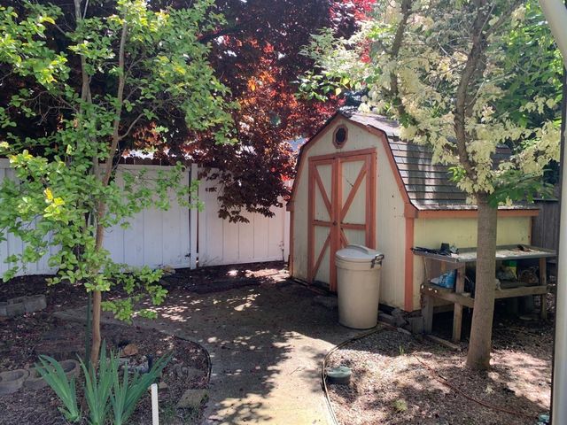 4248 Hackberry Ln, Carmichael, CA 95608