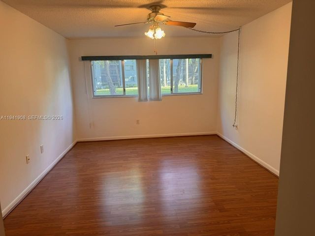 801 SW 138th Avenue 106E, Pembroke Pines, FL 33027