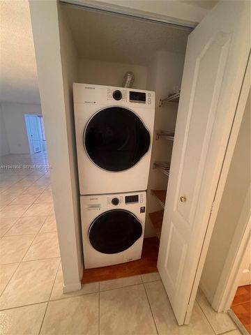 801 SW 138th Avenue 106E, Pembroke Pines, FL 33027