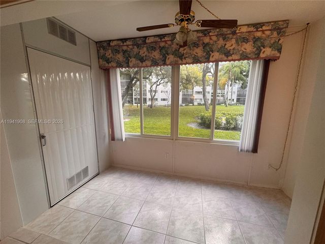 801 SW 138th Avenue 106E, Pembroke Pines, FL 33027