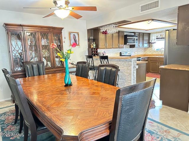 506 E KERRY Lane, Phoenix, AZ 85024