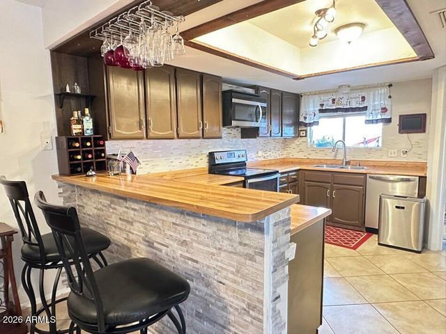 506 E KERRY Lane, Phoenix, AZ 85024