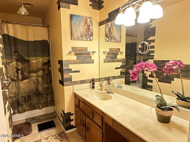 506 E KERRY Lane, Phoenix, AZ 85024