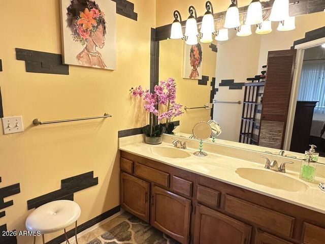 506 E KERRY Lane, Phoenix, AZ 85024