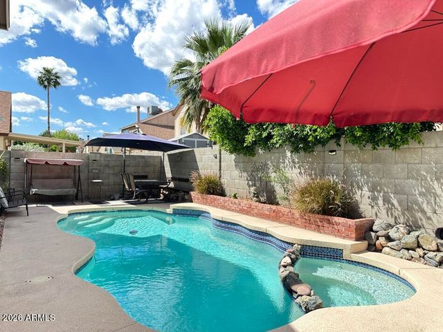 506 E KERRY Lane, Phoenix, AZ 85024