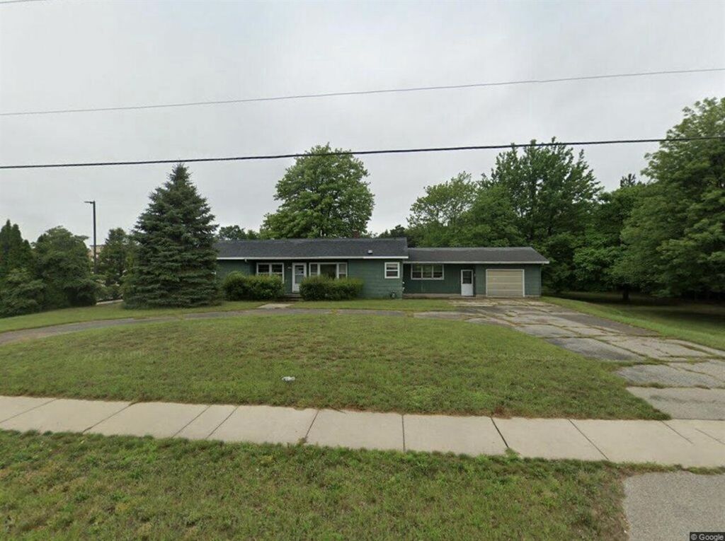 4895 Harvey Street, Norton Shores, MI 49444