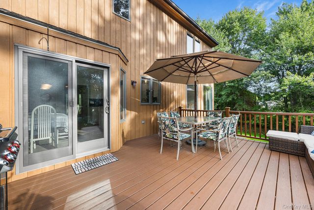 5 Rome Court, Cortlandt Manor, NY 10567