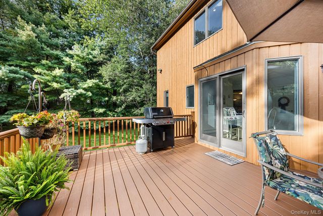 5 Rome Court, Cortlandt Manor, NY 10567