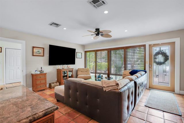 1731 NE 7th Ter, Fort Lauderdale, FL 33305