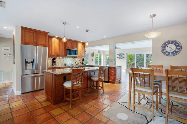 1731 NE 7th Ter, Fort Lauderdale, FL 33305