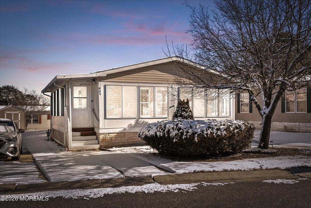 405 Maplehurst Court, Manchester, NJ 08759