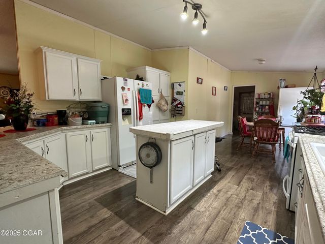 144 Serenity Lane, Anderson, MO 64831