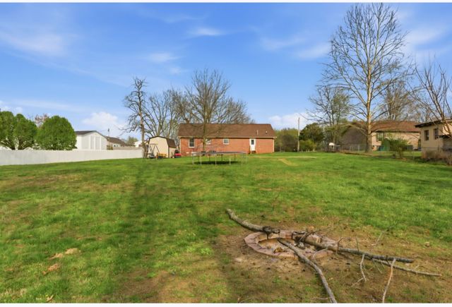 2009 New Deal Potts Rd, Portland, TN 37148