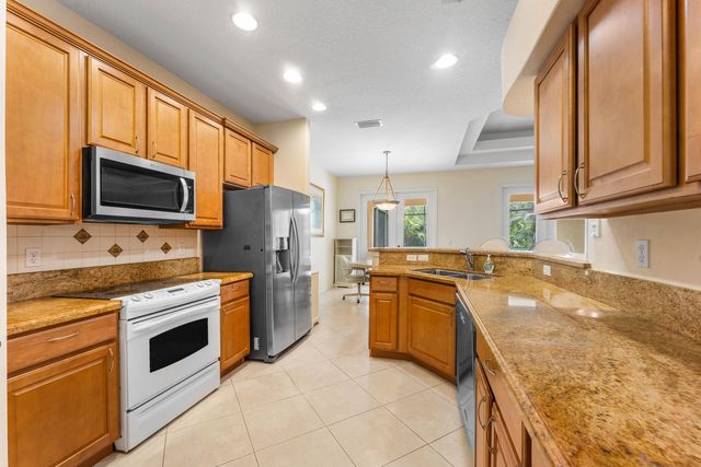 4717 NW Winter Oak Court, Jensen Beach, FL 34957