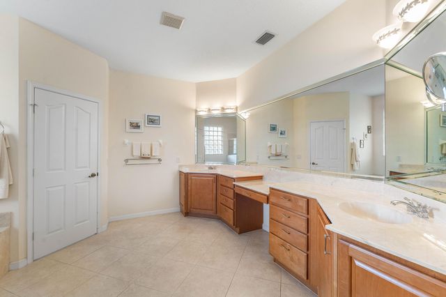 4717 NW Winter Oak Court, Jensen Beach, FL 34957