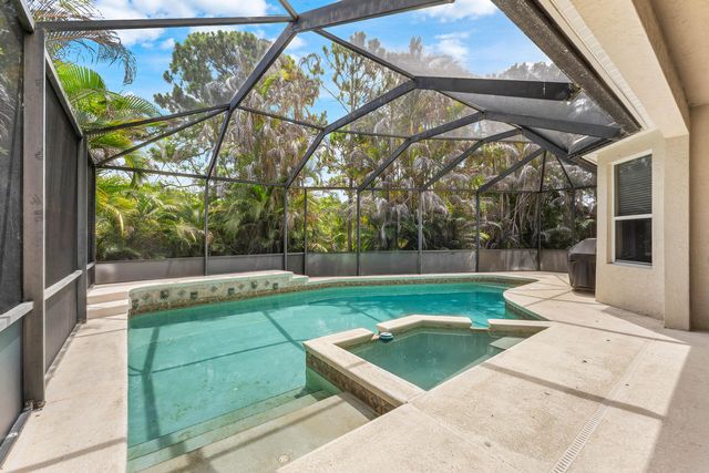 4717 NW Winter Oak Court, Jensen Beach, FL 34957