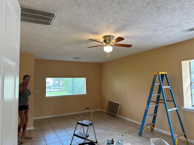 9334 Lomax Street, Houston, TX 77093