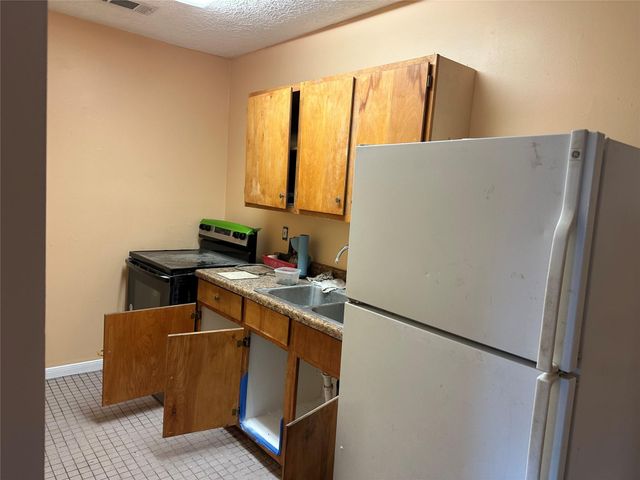 9334 Lomax Street, Houston, TX 77093