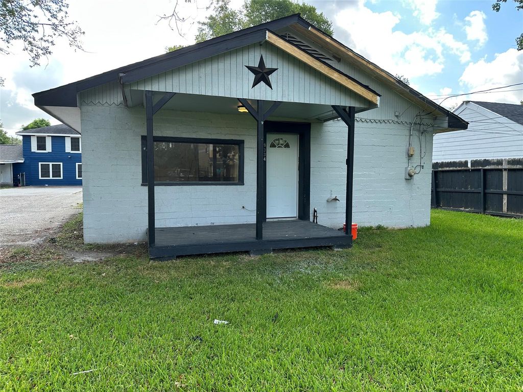 9334 Lomax Street, Houston, TX 77093