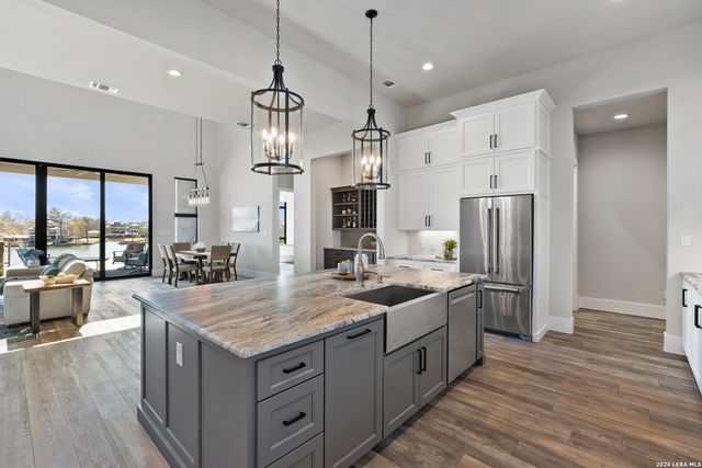 121 Houdini, Kingsland, TX 78639