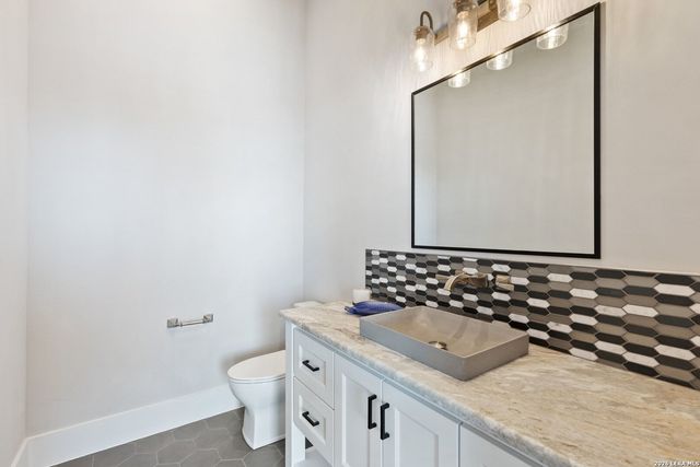 121 Houdini, Kingsland, TX 78639