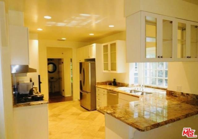 818 N Beverly Glen Boulevard, Los Angeles, CA 90077