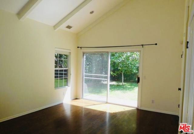 818 N Beverly Glen Boulevard, Los Angeles, CA 90077