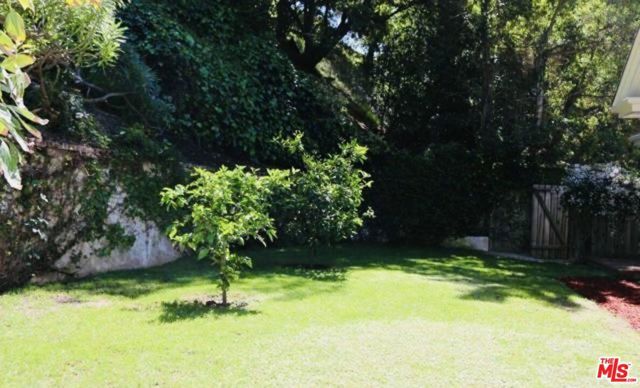 818 N Beverly Glen Boulevard, Los Angeles, CA 90077